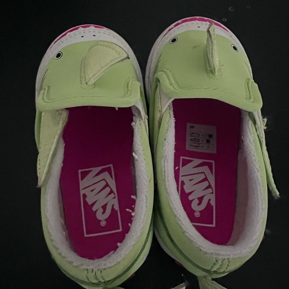 Toddler Shark Vans - Picture 3 of 3